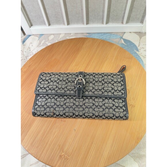 Coach Wallet - Picture 1 of 13